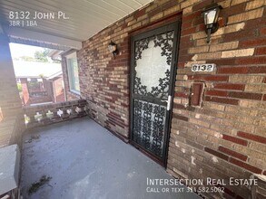 8132 John Pl in St. Louis, MO - Foto de edificio - Building Photo