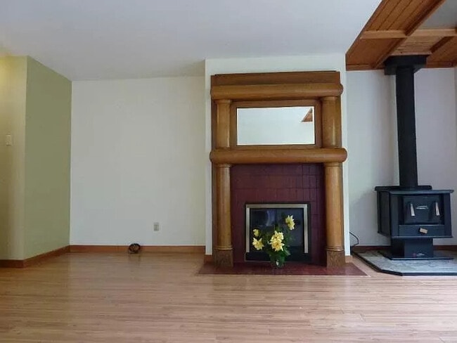 property at 2372 SW Cedar St