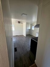 327 N Lincoln Ave, Unit 327 North in Manteca, CA - Foto de edificio - Building Photo