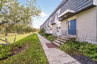 4 White Gate Rd in Wappingers Falls, NY - Building Photo - Building Photo