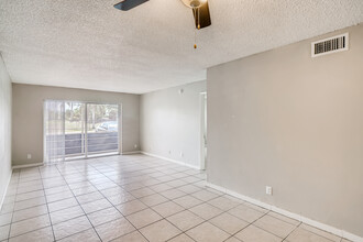 Spectra Palms in Lauderhill, FL - Building Photo - Building Photo