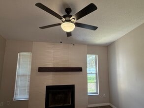 160 Clear Lake Cir in Sanford, FL - Foto de edificio - Building Photo