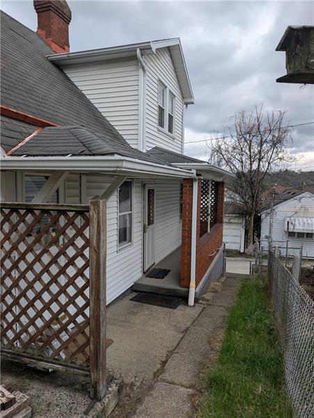 619.5 Conrad Ave in North Charleroi, PA - Building Photo