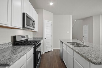 1457 Mount Bassie Trl in Conroe, TX - Building Photo - Building Photo