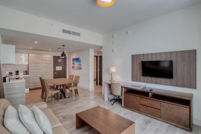 777 N Ocean Dr