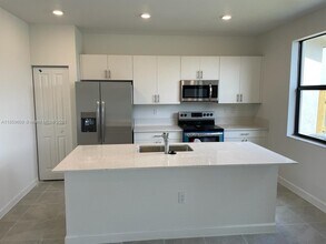 10007 SW 231st Ln in Cutler Bay, FL - Building Photo - Building Photo