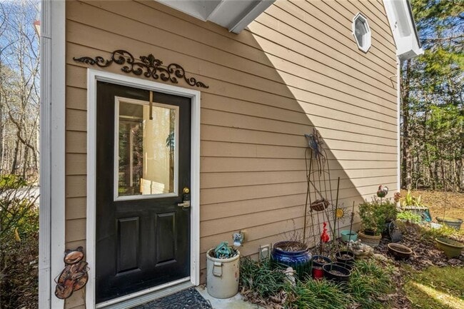 property at 4640 Chestatee Pointe Rd