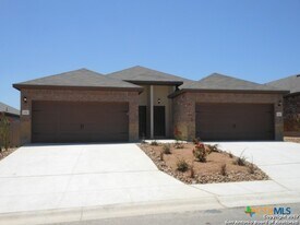 131 Joanne Cv in New Braunfels, TX - Building Photo