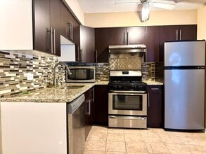 12 Echo Ct in Vernon Hills, IL - Building Photo - Building Photo