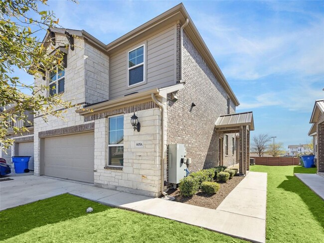 605 Fiery Skipper Dr in Pflugerville, TX - Building Photo - Building Photo