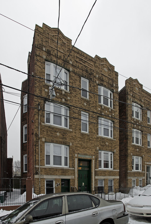 341 Forrest St in Jersey City, NJ - Foto de edificio