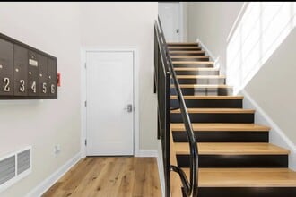 215 E Linden St, Unit Unit 4 in Kennett Square, PA - Building Photo - Building Photo