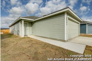 8802 Astral Pl in San Antonio, TX - Building Photo - Building Photo