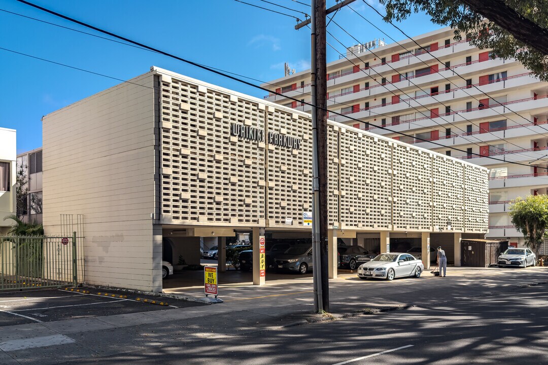 1660 Kalakaua Ave in Honolulu, HI - Building Photo