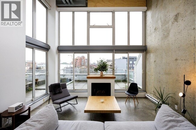 289 Alexander St in Vancouver, BC - Building Photo - Building Photo