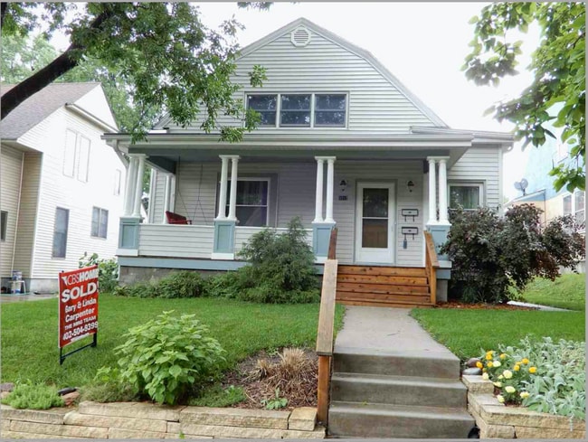 property at 3212 Poppleton Ave