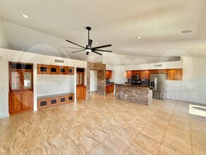 1625 W Gunstock Loop in Chandler, AZ - Building Photo - Building Photo