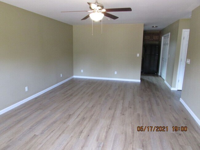 990 Mayfield Dr in Sumter, SC - Building Photo - Building Photo