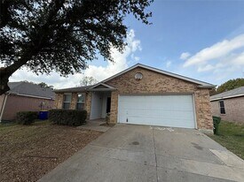 128 Quail Run Dr in Seagoville, TX - Building Photo