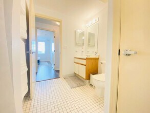 30 Chelsea St, Unit 404 in Everett, MA - Building Photo - Building Photo