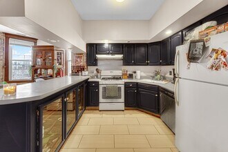 1210 N Marion Ct in Chicago, IL - Building Photo - Building Photo