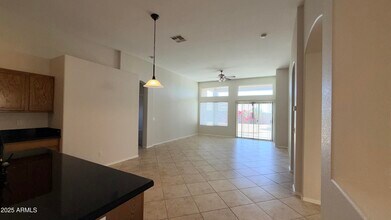 22180 N Sunset Dr in Maricopa, AZ - Building Photo - Building Photo