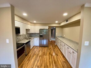 1 Lough Mask Ct in Timonium, MD - Building Photo - Building Photo