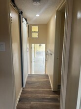 504 W Hillsdale St in Inglewood, CA - Building Photo - Building Photo