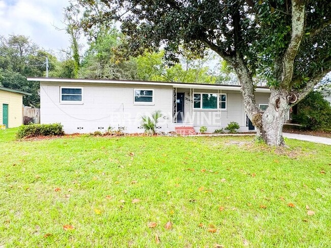 property at 3540 Cesery Blvd