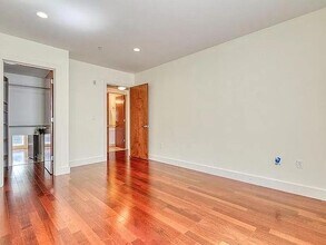 533 Cambridge St, Unit 304 in Boston, MA - Building Photo - Building Photo