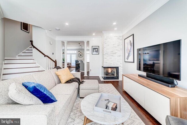 property at 947 Harrison Cir