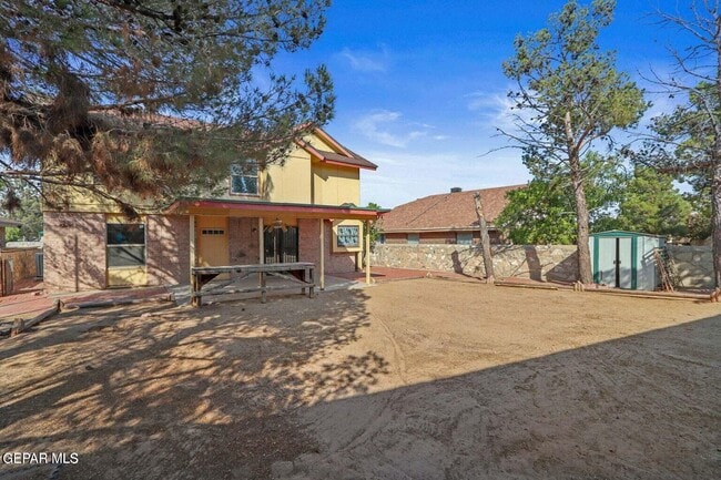 1433 Sierra De Oro Dr in El Paso, TX - Building Photo - Building Photo