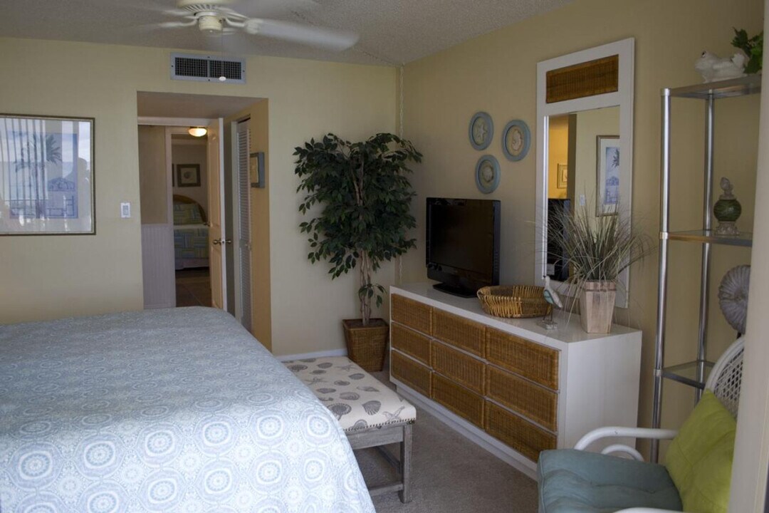 7205 Thomas Dr-Unit -ID1056224P in Panama City Beach, FL - Building Photo