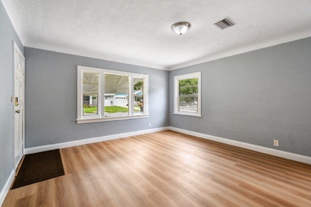 2466 32nd Ave N in St. Petersburg, FL - Building Photo - Building Photo