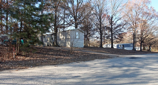 Bunch's Trailer Park in Raleigh, NC - Foto de edificio - Building Photo