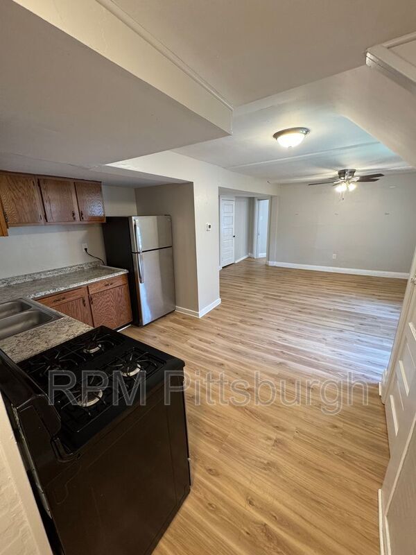 173 Princeton Ave in West View, PA - Building Photo - Building Photo