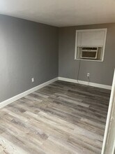 916 E Lime St, Unit G in Lakeland, FL - Building Photo - Building Photo