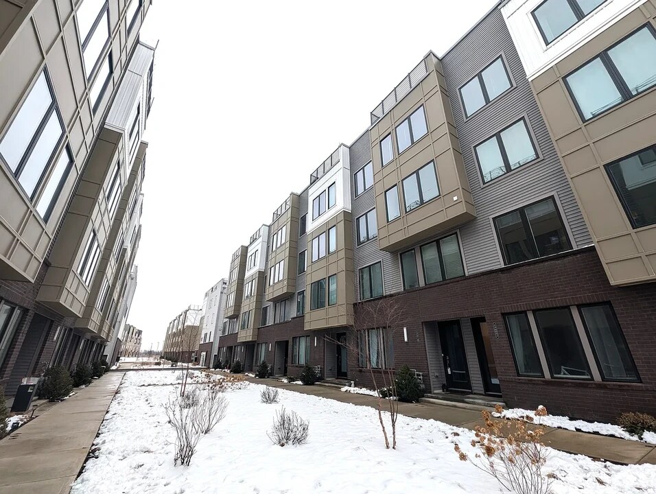 3000 Sedgeview Walk, Unit 132 in Philadelphia, PA - Building Photo