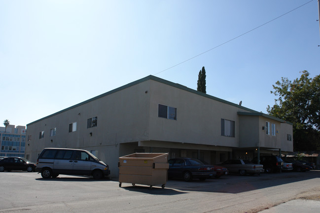 814 17th St in Bakersfield, CA - Building Photo - Building Photo