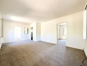 2371 Ivy Rd in Oceanside, CA - Building Photo - Building Photo