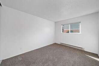 6041 N Fessenden St in Portland, OR - Building Photo - Building Photo