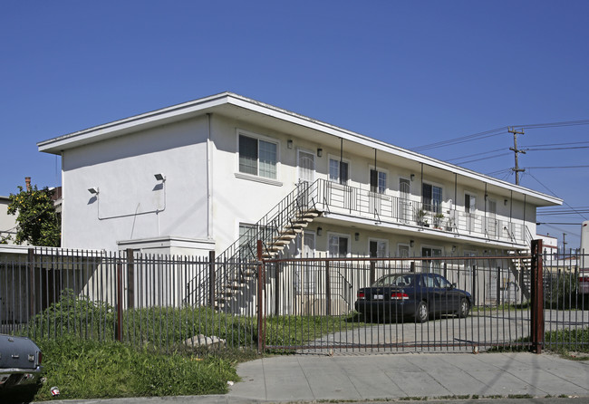 5471 Foothill Blvd in Oakland, CA - Building Photo - Building Photo