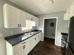 74 Halifax Dr in Martinsville, VA - Foto de edificio - Building Photo