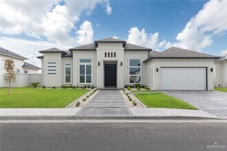 37 S 24th St in McAllen, TX - Building Photo - Building Photo