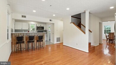 6911 Arlington Blvd in Falls Church, VA - Building Photo - Building Photo