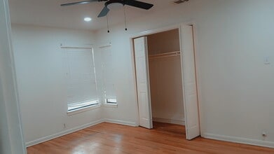 115 Coyle Pl in San Antonio, TX - Building Photo - Building Photo