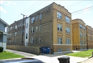 4407 N Kenneth Ave Apartments