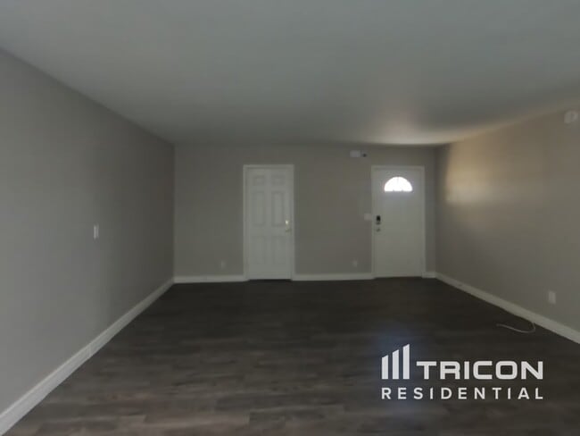3208 W Surrey Ave in Phoenix, AZ - Building Photo - Building Photo