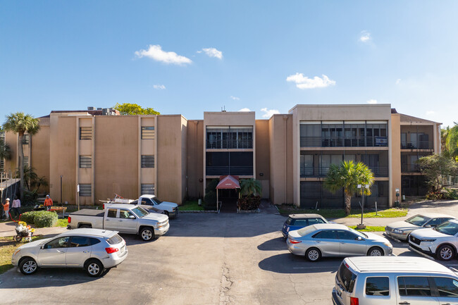 Emerald Hills Condo Elevator Lines