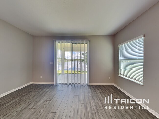 523 Falcon Ridge Rd in St. Augustine, FL - Foto de edificio - Building Photo